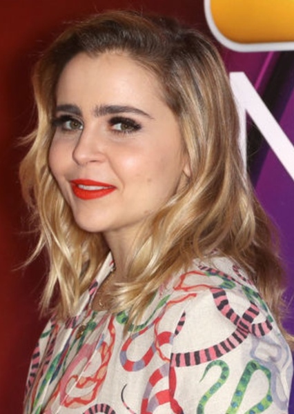Mae Whitman photo