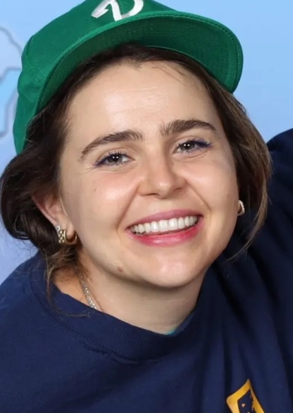 Mae Whitman photo