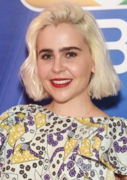 Mae Whitman photo