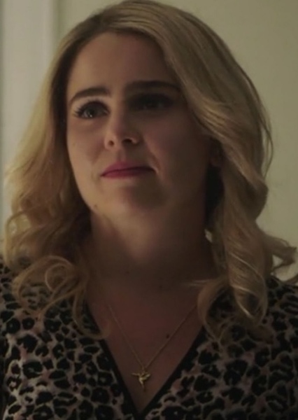Mae Whitman photo