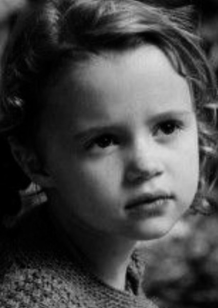 Maggie Elizabeth Jones photo