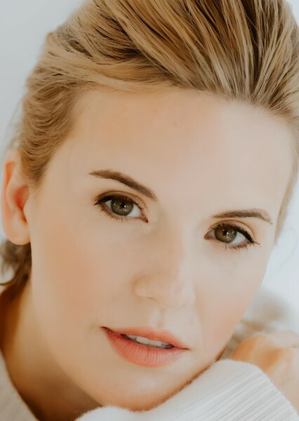 Maggie Grace photo