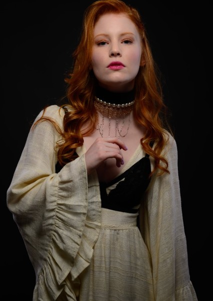 Maggie Hood photo