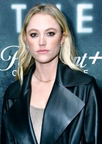 Maika Monroe photo