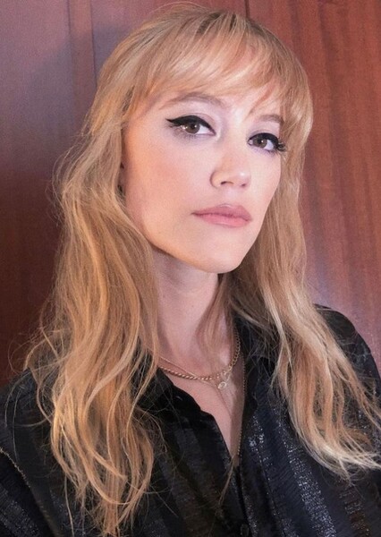 Maika Monroe photo