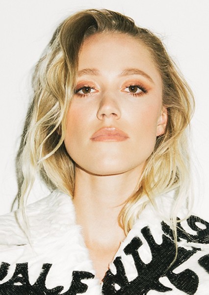 Maika Monroe photo