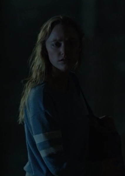 Maika Monroe photo
