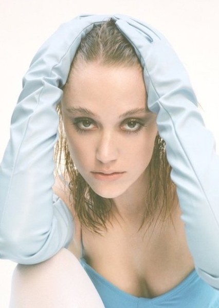 Maika Monroe photo