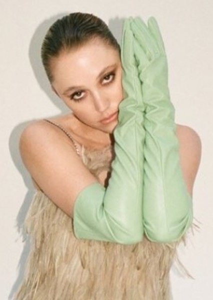 Maika Monroe photo