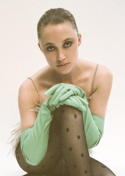 Maika Monroe photo