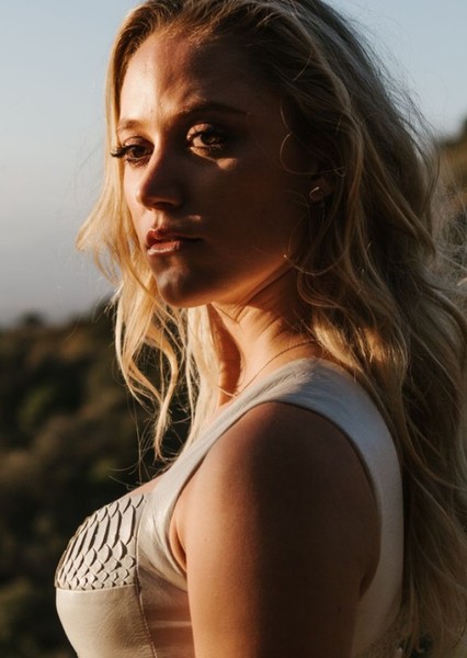 Maika Monroe photo