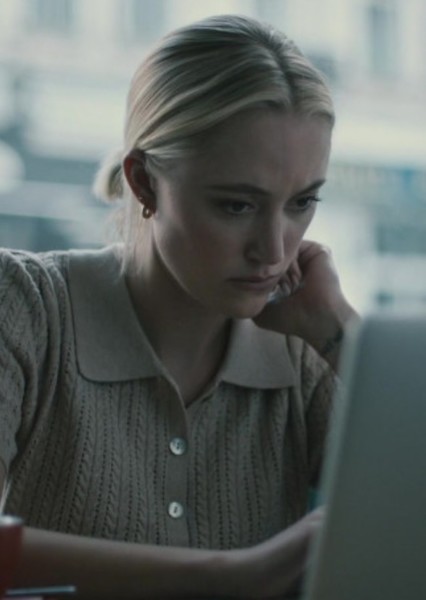 Maika Monroe photo