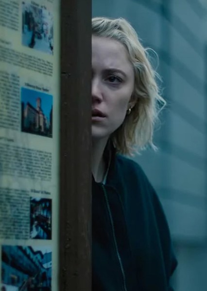 Maika Monroe photo
