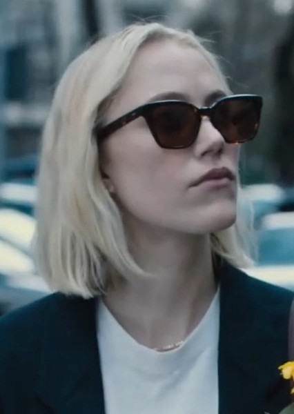 Maika Monroe photo