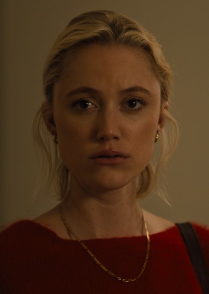 Maika Monroe photo