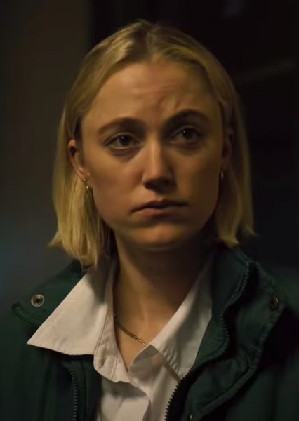 Maika Monroe photo