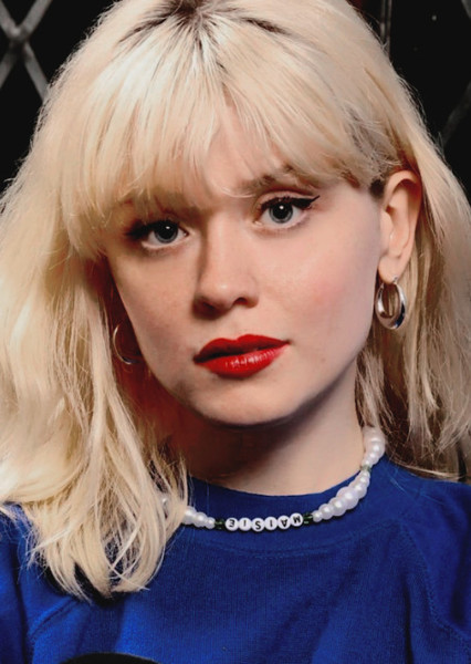 Maisie Peters photo