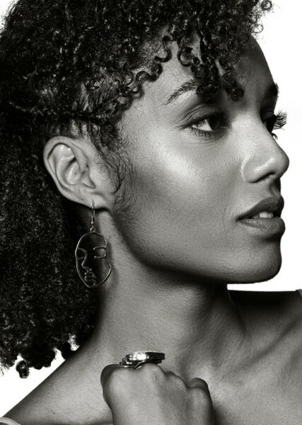 Maisie Richardson-Sellers photo