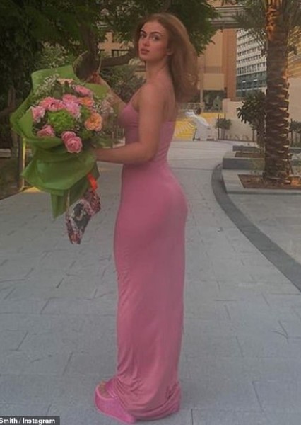 Maisie Smith photo