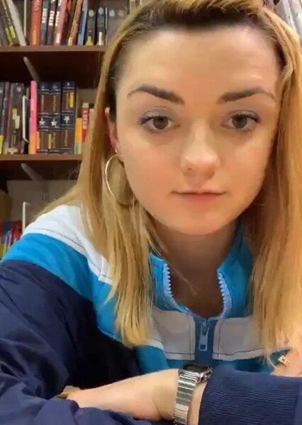 Maisie Williams photo