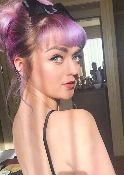 Maisie Williams photo