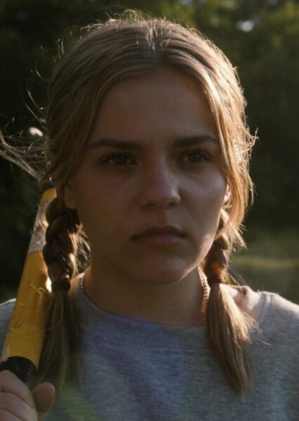 Maisy Stella photo