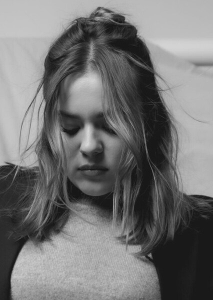Maisy Stella photo