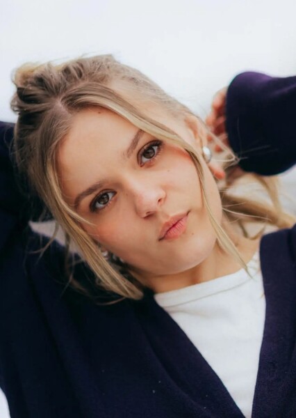 Maisy Stella photo