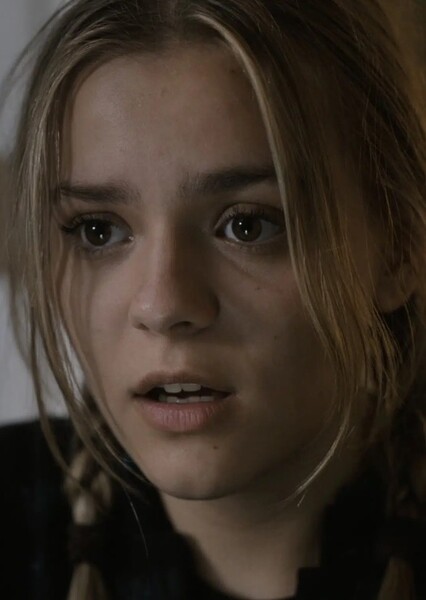 Maisy Stella photo