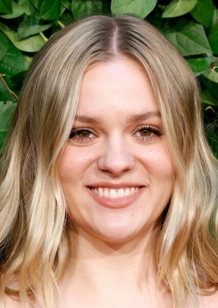 Maisy Stella photo