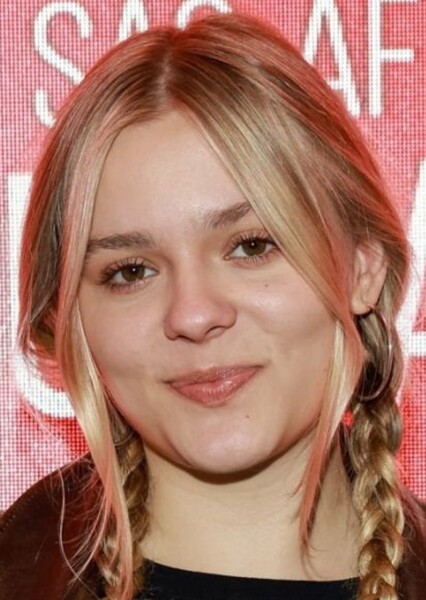 Maisy Stella photo