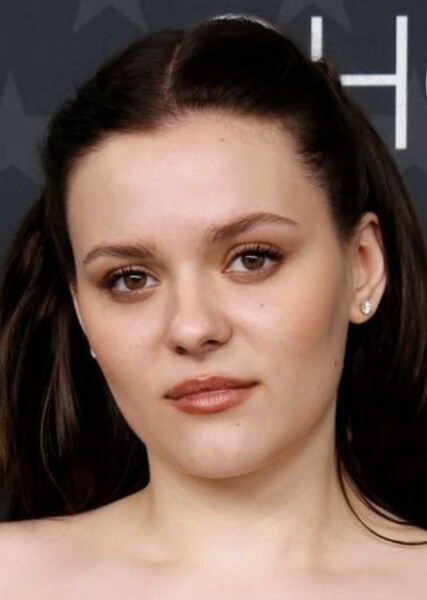 Maisy Stella photo