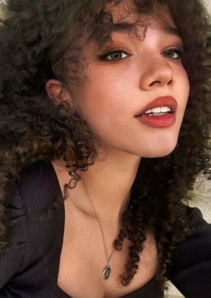 Malia Baker photo