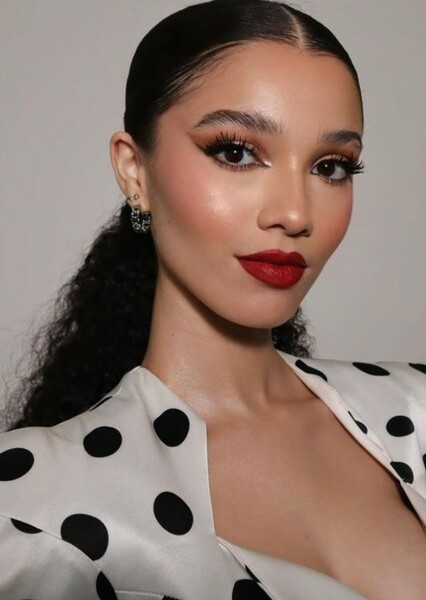 Malia Baker photo
