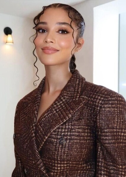 Malia Baker photo