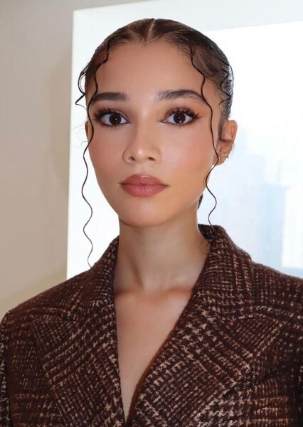 Malia Baker photo