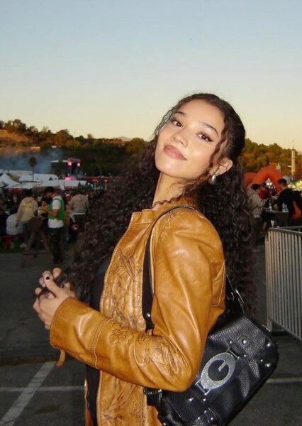 Malia Baker photo