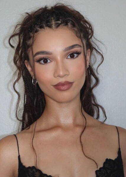 Malia Baker photo