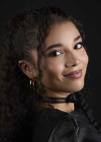 Malia Baker photo