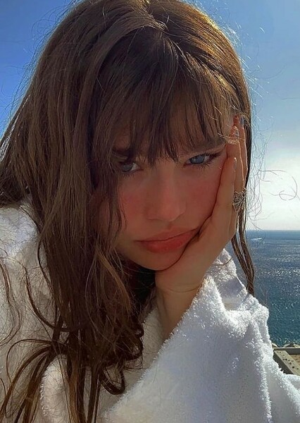 Malina Weissman photo