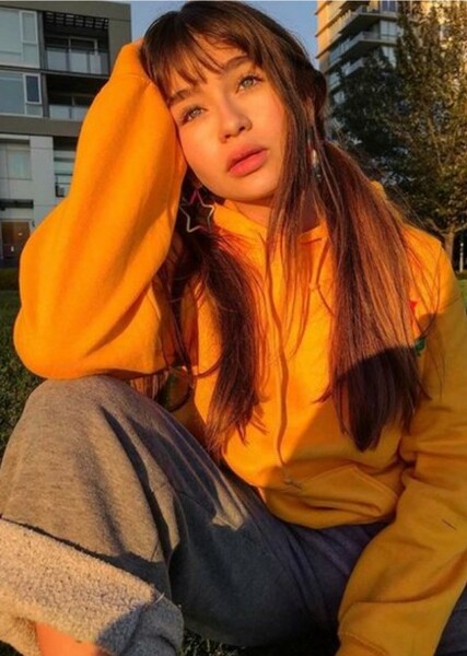 Malina Weissman photo