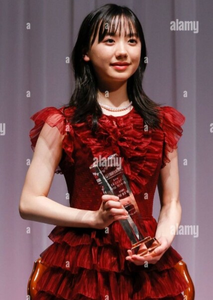 Mana Ashida photo