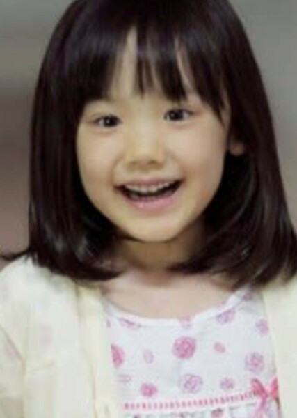 Mana Ashida photo