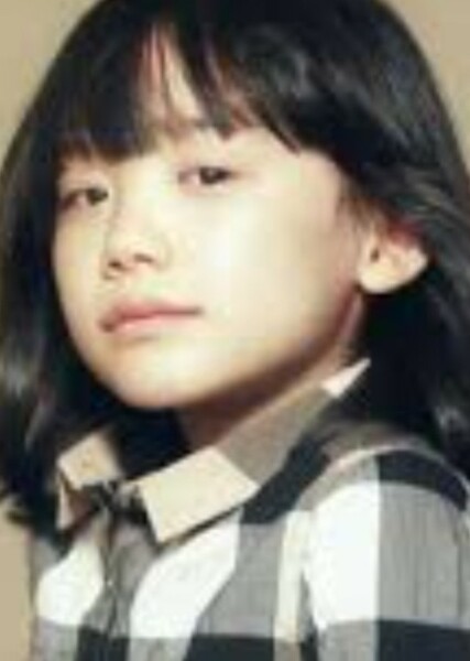 Mana Ashida photo