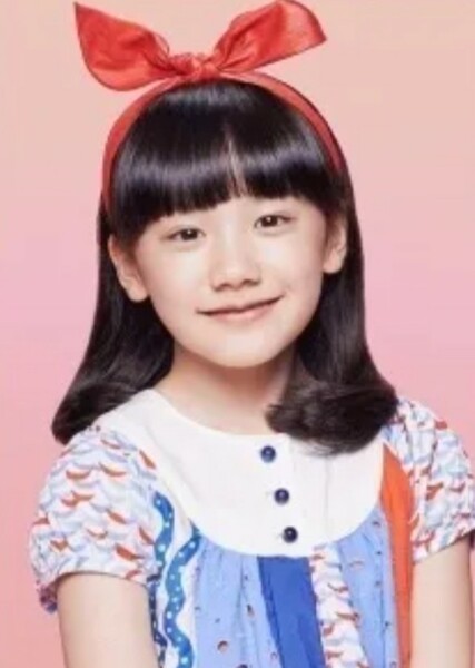 Mana Ashida photo
