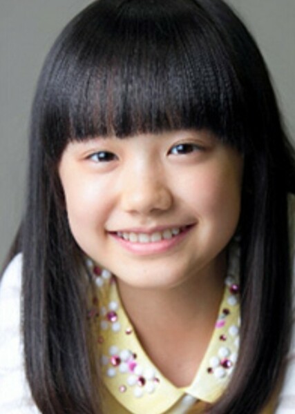 Mana Ashida photo