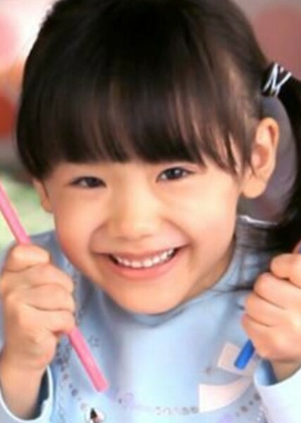 Mana Ashida photo