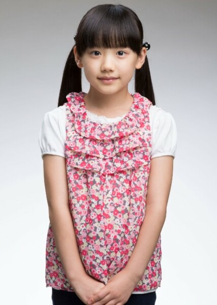 Mana Ashida photo