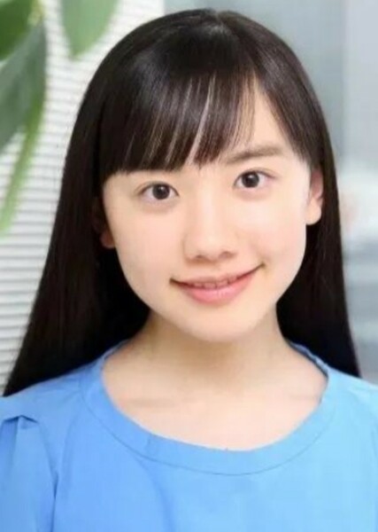 Mana Ashida photo