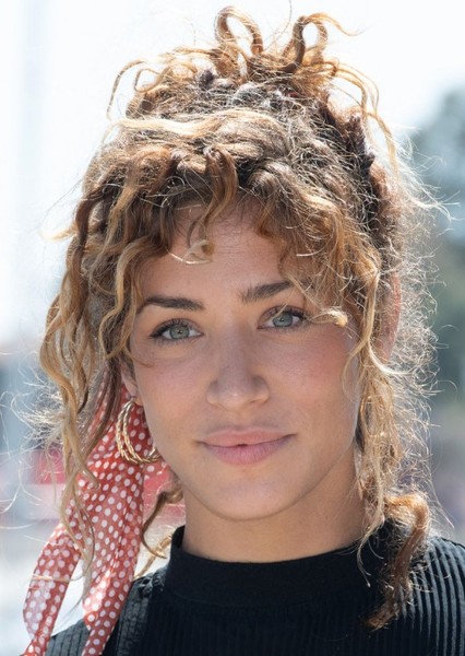 Manon Azem photo